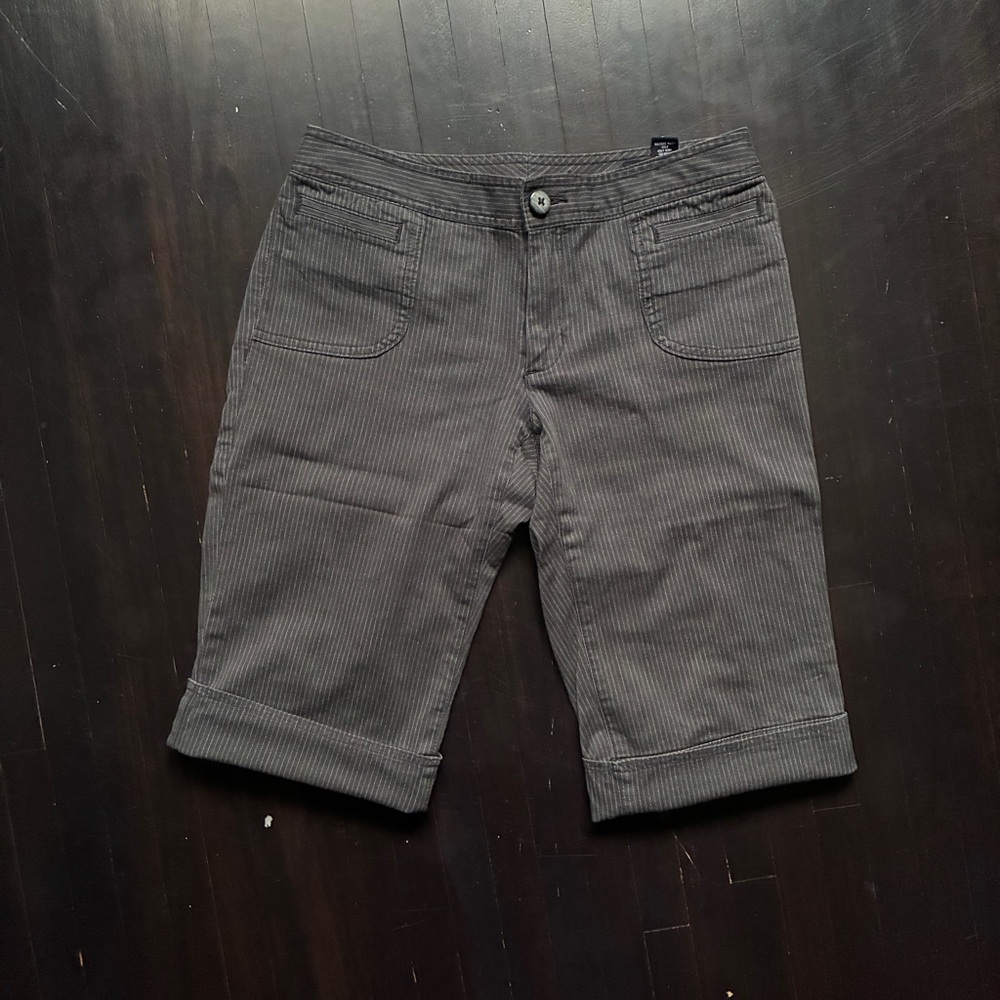Banana Republic Gray Pinstripe Bermuda Dress Shorts, size 4